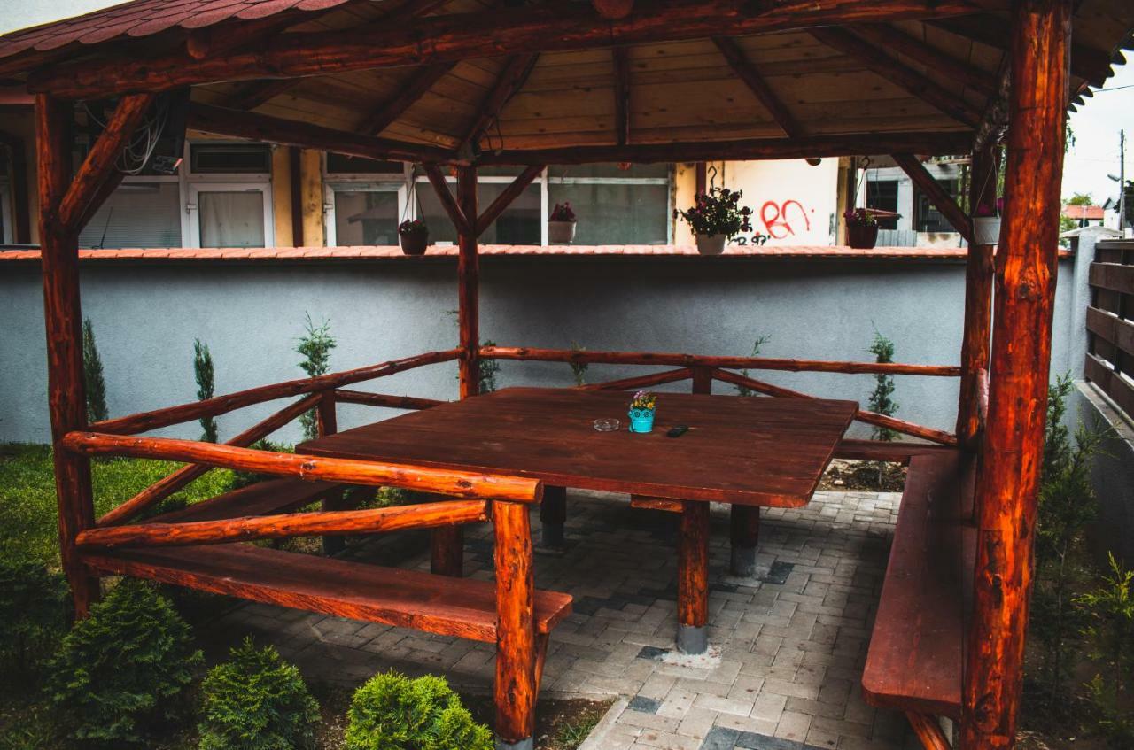 Skopje Downtown Hostel Exterior photo